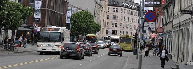 Arbeidet kan gjennomføres innenfor eksisterende gategrunn. Det er ikke vurdert som nødvendig å utarbeide reguleringsplan for strekningen.