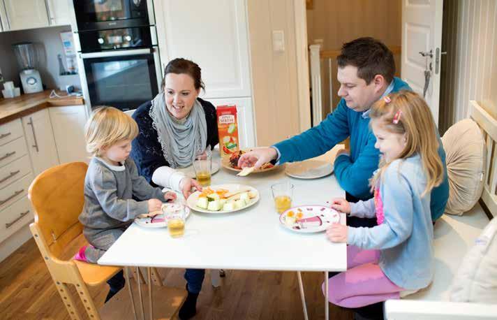 Aktuelt // RADON STOR VARIASJON: Vi vet at flere naboer har målt radon og det er store svingninger bare i gaten her vi bor, sier Britt Nina Pettersen.