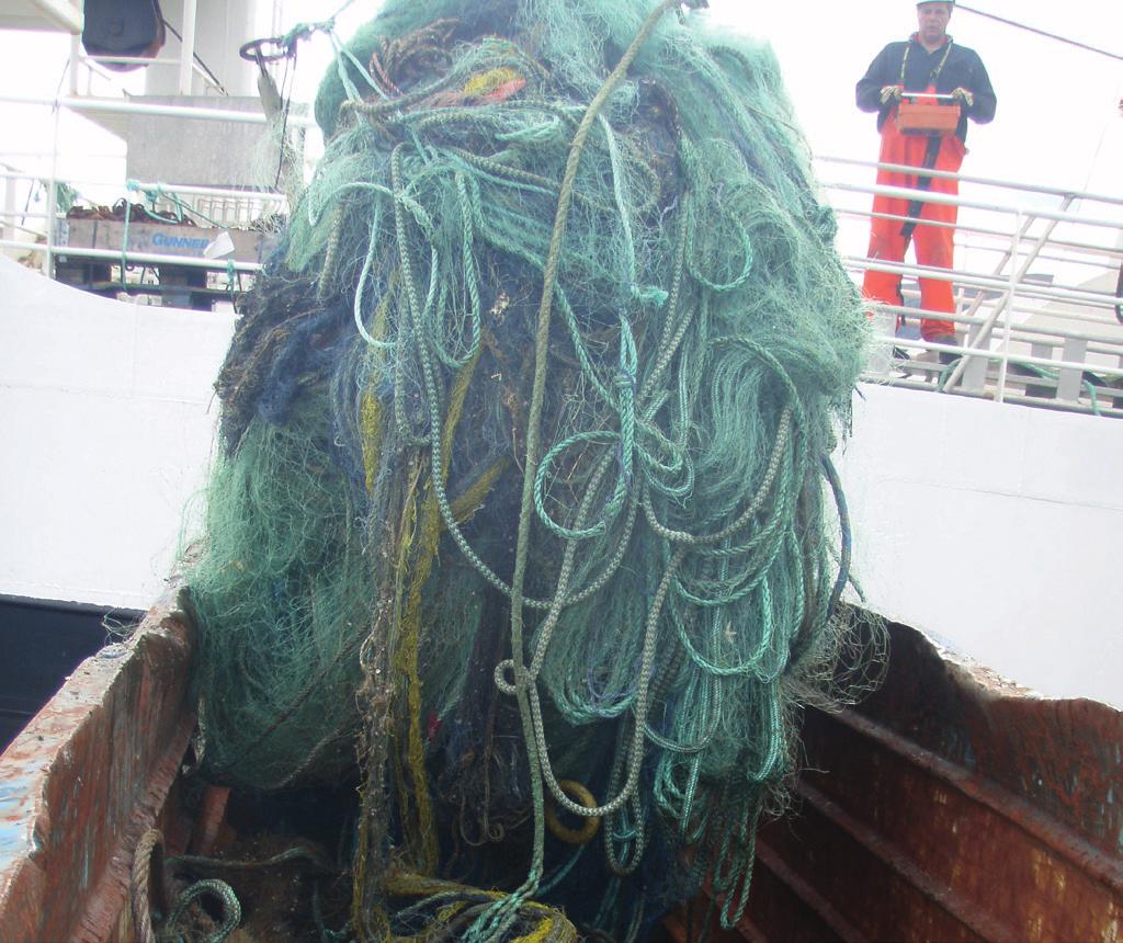 Erfaring viser dette opp. Kystvaktsentralen: tlf 07611 eller at redskaper som garn og teiner fortsetter å fiske kvsentralen@kystvakten.