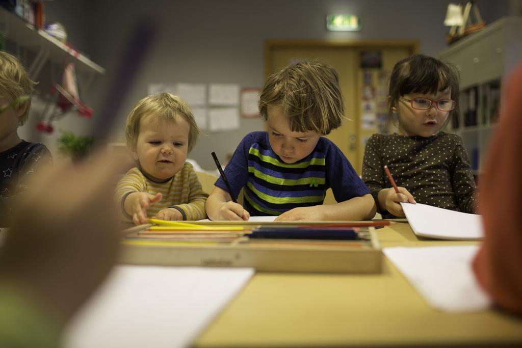 Barnehagen inkluderes i Kunnskapsdepartementet -2006 «Når barnehageområdet er inkludert i Kunnskapsdepartementet, er det for å sikre helhet og sammenheng i opplæringstilbudet til barn og unge.