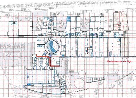 Figur 1 Rød linje viser eksisterende seksjoneringsvegg mellom treningssenter og Byåsen vgs. Gul skravur viser nytt tilbygg.