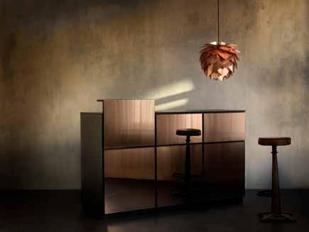 COMFORT DESK FUNCTION Comfort Desk er en resepsjon som kan individualiseres etter egen smak med tre- og speilpanelene fra Welondas fargeutvalg og på denne måten tilpasses stilen i din salong.