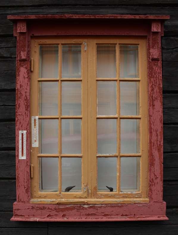 4.1.2 Nåværende vinduer fra 1959 i Sleggveien 8. Figur 12. Røros.