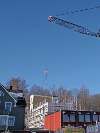 Hittil i år har Nordic Crane Midt-Norge transportert og løftet opp imot 400 moduler på ulike prosjekter i regionen. I februar seiler en båt inn til Transittkaia i Trondheim.