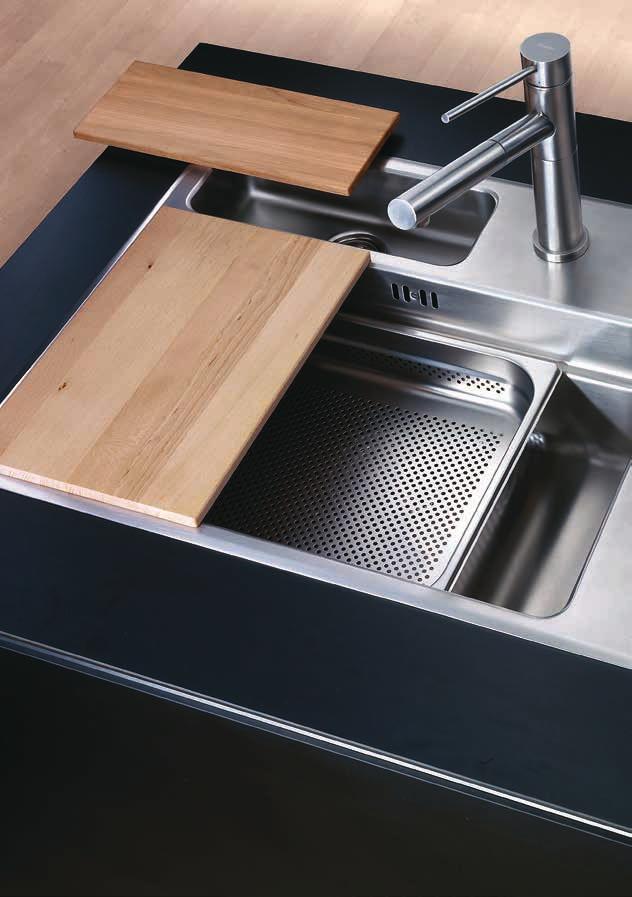 VIKTIG: Malen m RIEBER Kjøkkenvasker 80% av tiden man bruker på mattilberedning er i forbindelse med vann. Det er da et privilegium å jobbe med fantastisk kvalitet og vakkert design.