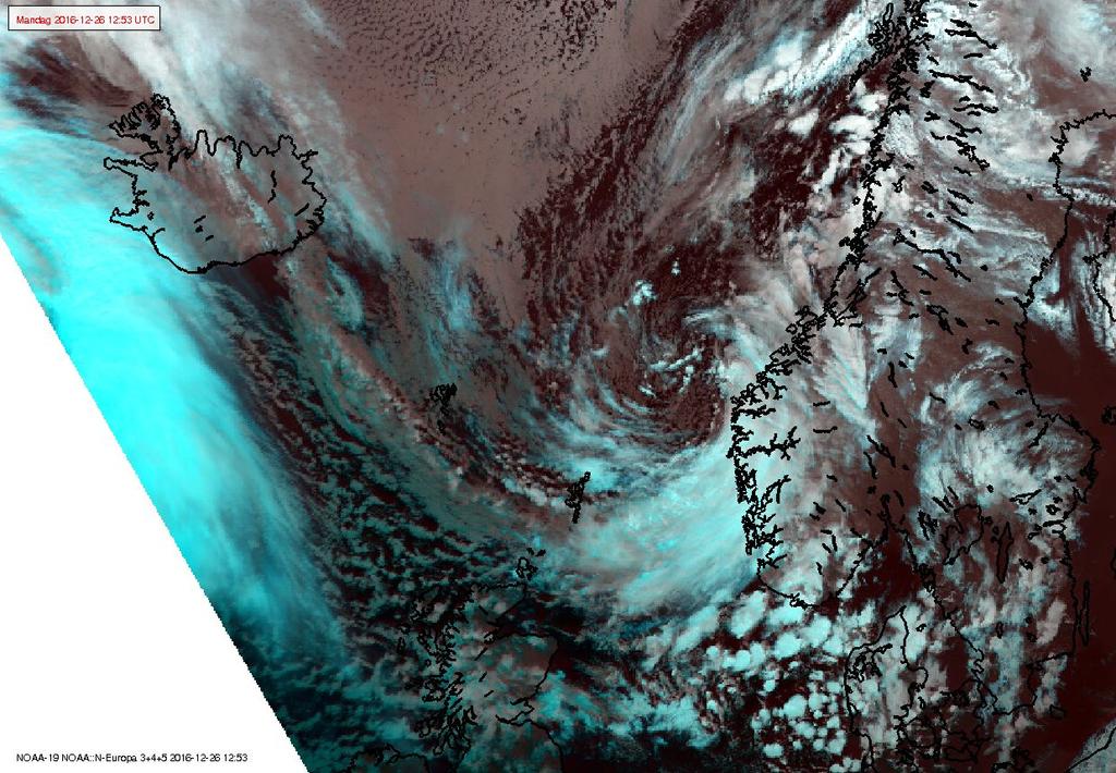 Figur 7: NOAA-satellittbilde 26.desember 2016 klokken 12.53 UTC. 1.3 Varsel Første varsel om økt overvåking for denne hendelsen ble sendt ut om ettermiddagen fredag den 23.