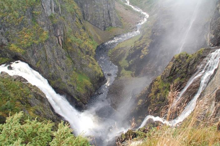 Vurdering av landskapsområder i Hordaland Landskapstype: ELVEGJEL OG ELVEJUV Representert i region: LR20, LR 21 Antall LO i typen: 28 Svært stor verdi: 2 Stor verdi: 6 Middels verdi 13 Vanlig