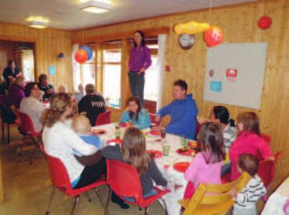 I den anledning arrangerte Gaupne barnehage takk for oss -kafé 28. oktober. Borna bakte kaker og bollar, måla dukar og vindauge og pynta barnehagen til ein siste fest.