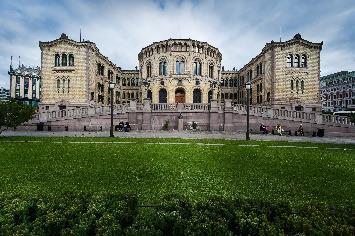 Vedtak i Stortinget 8.