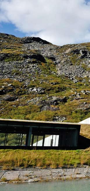har 15 års erfaring fra idé til ferdigstilling av prosjekter med høy kvalitet, som bl.a Trollstigen Turistvegprosjekt og Høgskolen i Østfold.