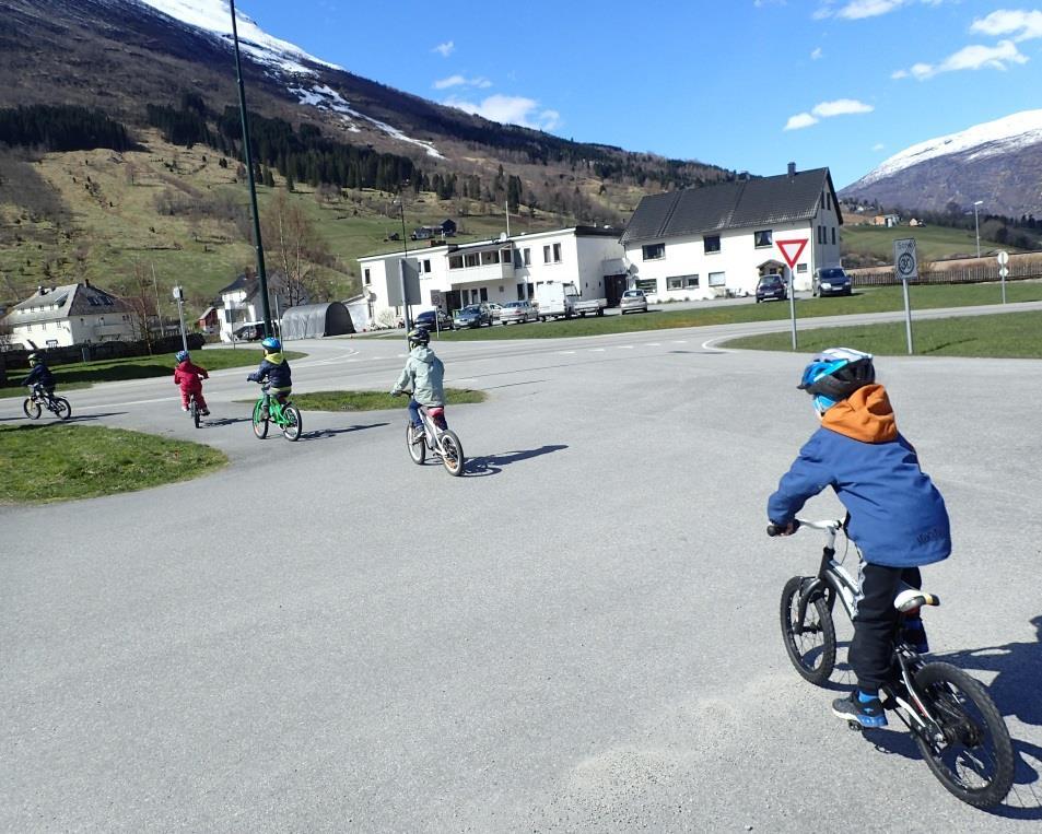 samlingsstund, aktivitetar Venner hjelper