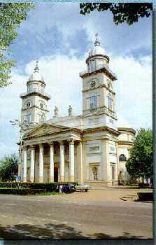 Catedrala Romano-Catolica - construita intre anii 1786-1798, in stil neoclasic, are un