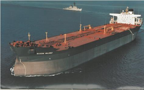 8 Case 3 Exxon Valdez 9.mai 2014 seiler det Amerikanske tankskipet Exxon Valdes med en dødvekt på 213 755 tonn mot Mongstad 9.mai 2014. Det 301 meter lange skipet er lastet med 200 984 m3 råolje fra Heidrunfeltet, og besetningen om bord ser frem til mannskapsbytte når de ankommer land.