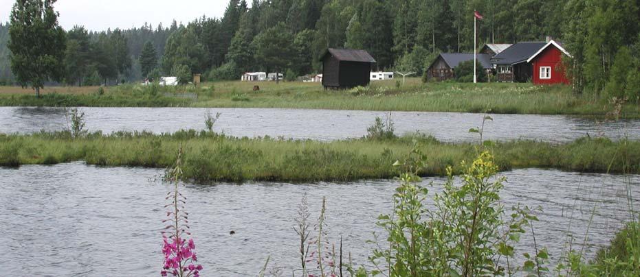 GAMLE HUS DA OG NÅ 2.2 Historikk og beskrivelse 2.2.1 Geografi og topografi Eidskog ligger lengst sør i Hedmark fylke, og grenser i sørøst til Värmland i Sverige, i sørvest til Akershus og mot nord til Sør-Odal og Kongsvinger.