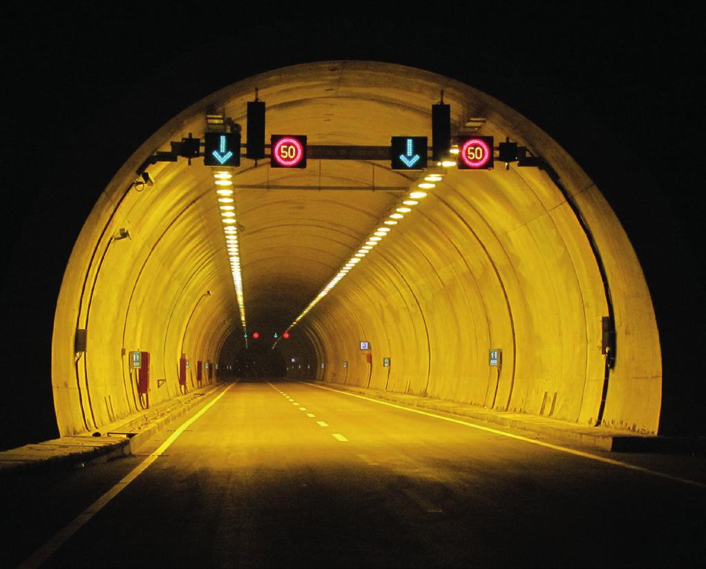 Tunnelarmaturer med LED har ofte en kombinasjon av syrefaste oppheng og sammenkoblinger, samt en spesielt overflatebehandlet aluminium i