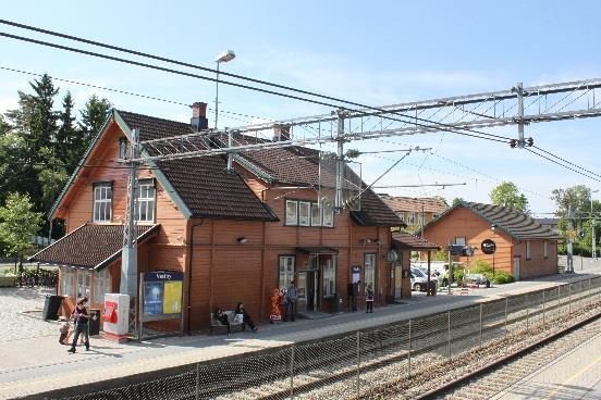 stasjon med pakkhus og Thorvaldsengården
