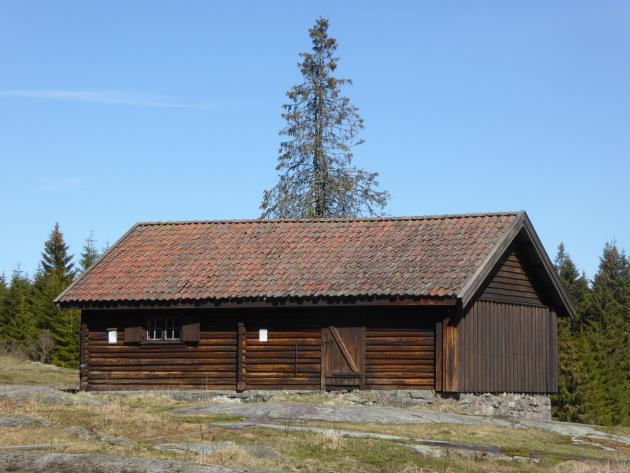 I dag er det Den norske turistforening Oslo og Omegn som bruker Myrsetra som ei ubetjent hytte. Vi ga i 2013 tilskudd på kr. 35.000 til restaurering av et anneks. Nå er det søkt om tilskudd til bl.a. utskifting av råteskadde bunnsviller i den tidligere seterbua.