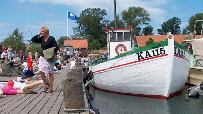 Rørvig Havn er et naturlig samlingspunkt for lokale og turister. Rørvig Strand (0.6 km) Rørvig Strand er blant Sjællands beste badestrender.