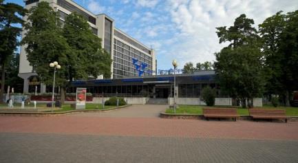 Hotell: http://www.hoteljurmala.com/en Bassenget og badstue på hotellet er til vår disposisjon frem til Kl. 21:00 hver dag og til Kl. 11. avreisedagen. Musikantene ligger på 3 manns-rom.