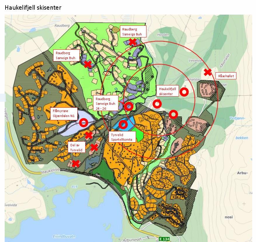 Vurdering: I gjeldande kommunedelplan for Vågslid er arealet sett av dels til LNF-område langs vassdraget, dels til næring (N15 : bevertning, overnatting, utsal).