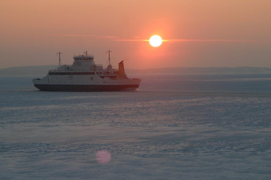 Forslag til tiltak (ikke komplett) Utvide lager i Longyearbyen, samarbeid med andre statlige aktører- statens beredskapssenter Nødlosseberedskap Enbåtsystemer Bedre maritim