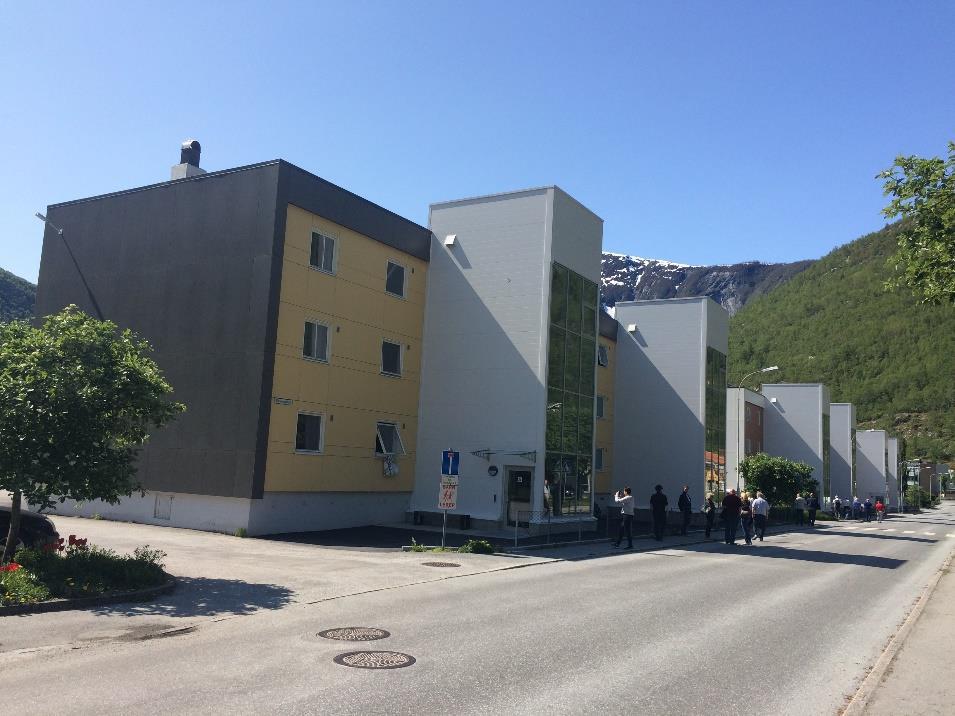 Heisprosjektet i Årdal Installert heis i tre burettslag Totalt 34 heiser til 180 leilegheiter Har