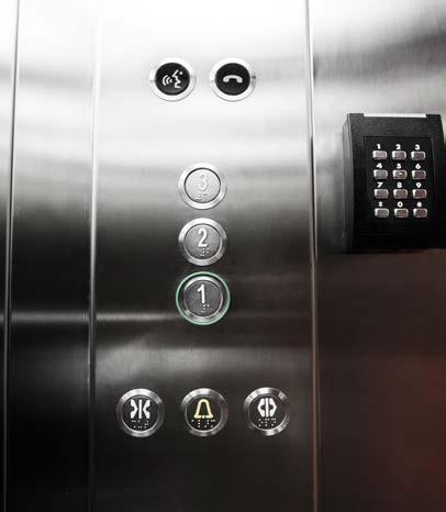 Fordelen med stålsjakt er at heisen kan monteres frittstående i et trapperom, noe som kan være både plass- og