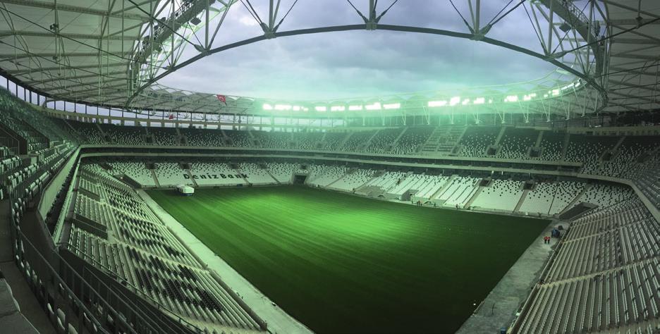 Stadyumu, som hadde vært i bruk siden 1947, og bygge et imponerende nytt stadionanlegg ved Bosporos' bredd.