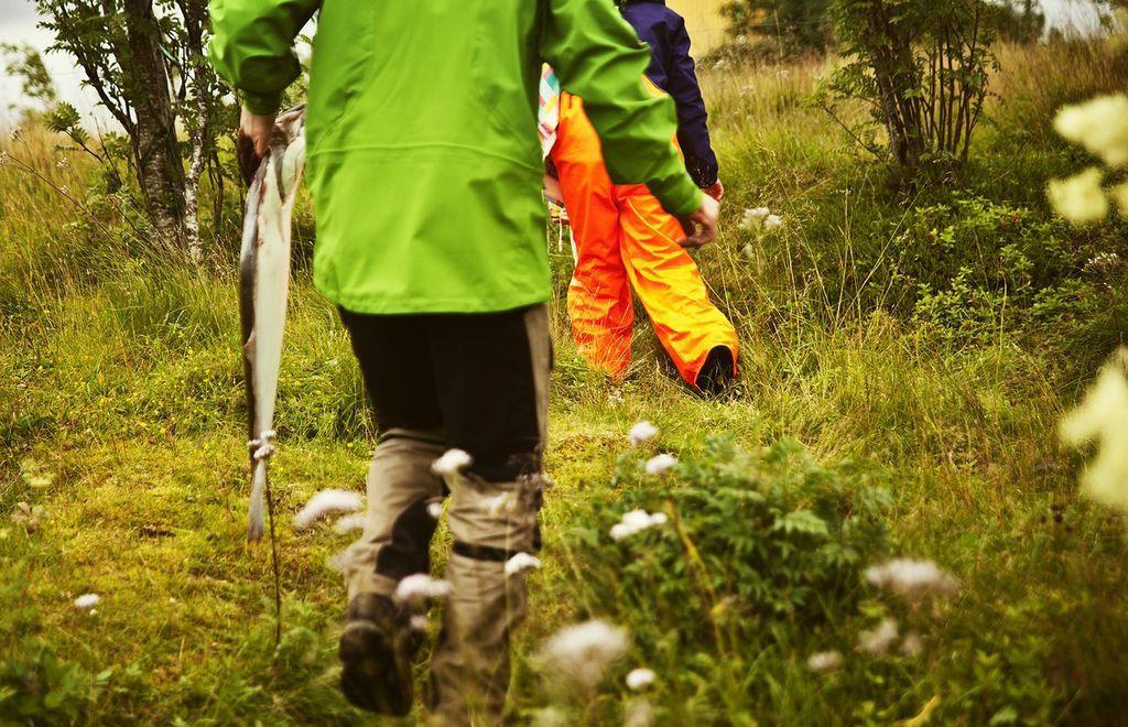 Hvilke atferdsregler kan fastsettes etter friluftslovens bestemmelser evt. etter annet lovverk for å regulere ferdsel, begrense slitasjen på stier i utmark mv. og hvem skal og evt.