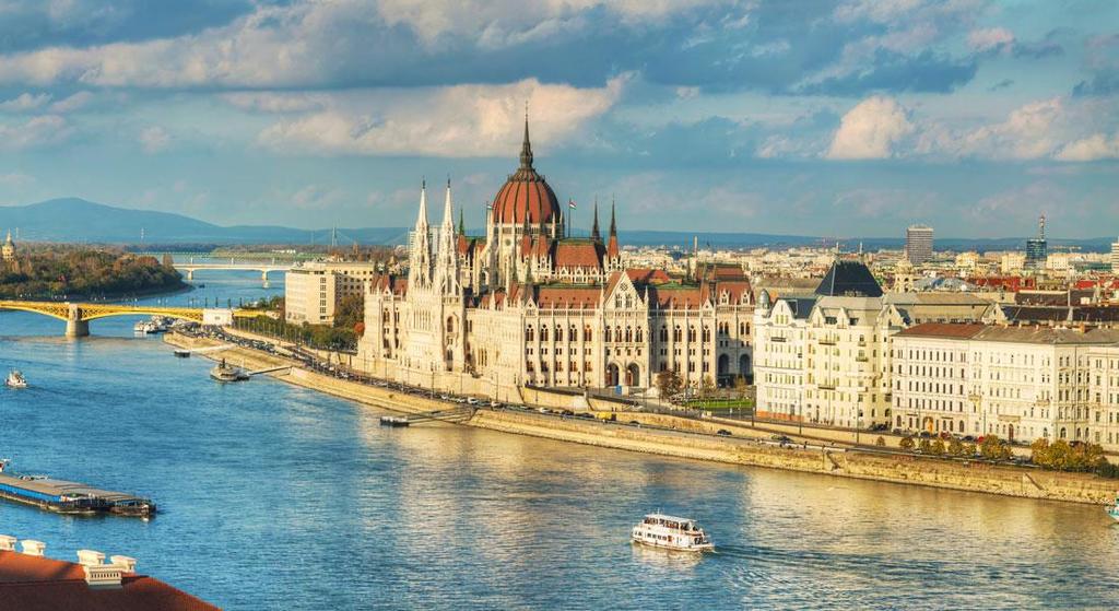 1 Budapest- kultur og historie Ungarn ligger i hjertet av gamle Europa og er kjent for god mat, varme termalkilder og vinen som er folkets stolthet.