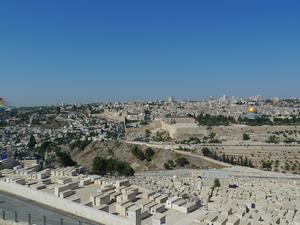 DAG 8 Fredag 13. oktober. Jerusalem - Gamlebyen Vi starter dagen i Yad wa Shem (holocaust museet). Så drar vi til Oljeberget som har en utrolig utsikt over Jerusalem.
