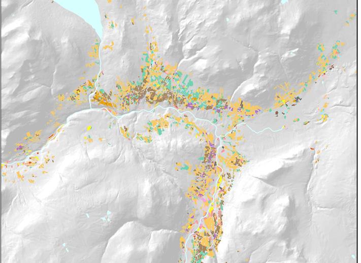 NIBIO POP 5 Jordtyper i Oppdal Mesteparten av jorda i Oppdal er dannet i næringsfattig morene med materiale fra grønnstein og grønnskifer. Jorda i fjellsidene er ofte påvirket av skred og bekker.