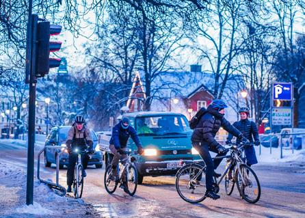 Foto 11: Fothvileren ved Eventyrbroen i Torggata gjør syklistenes stopp for rødt lys mer behagelig (foto: Ørslien).