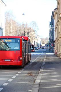 Utforming av sykkelanlegg i Oslo Røde og brede sykkelfelt Alle sykkelfelt i Oslo skal ha rød asfalt eller rødt belegg, uavhengig av fartsnivå og trafikkmengde. Standardbredden er 2,2 m.