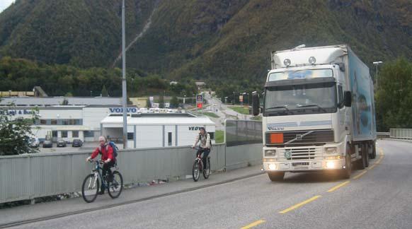 TRAFIKKFARLIGE STEDER I store grad er vegkryss markert som farlige steder.