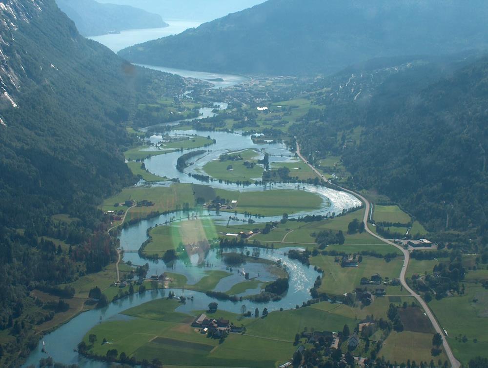 Effekter av klimaendringer i Norge Hege Hisdal, NVE og KSS Stryneelva juli