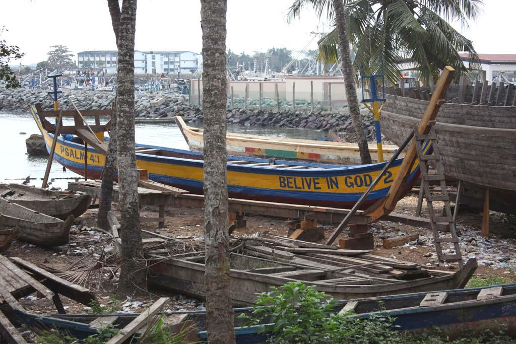 Lokalt båtbyggeri ved Takoradi i Ghana