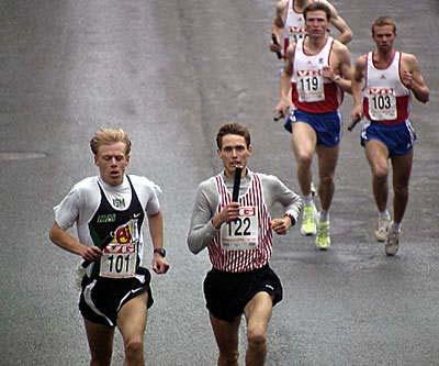 Eksamensoppgave våren 1999 Holmenkollenstafetten - verdens største stafett