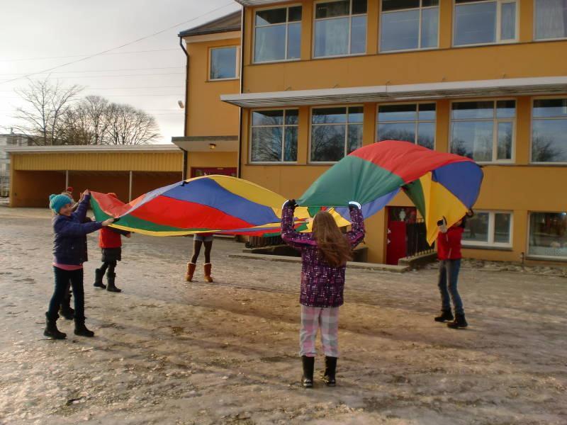 Trygge, trivelige, tenkende elever På skal elevenes læring og mestring gi