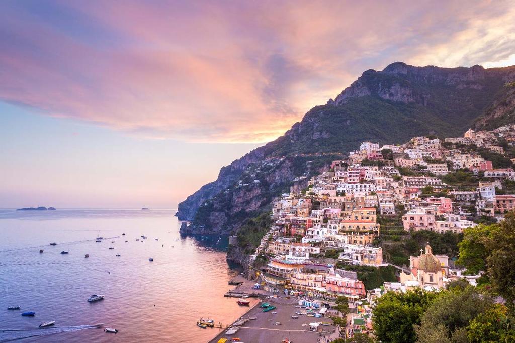 1 IDYLLISKE VANDRINGER I SORRENTO Vi skal vandre på den vakre Sorrento-halvøya og ta båttur i Napolibukta for å besøke øya Capri.