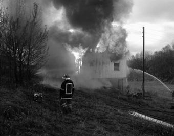 Påvirkning av vann, støv eller røyk Alle produkter som styrer eller beskytter elektriske anlegg som er blitt utsatt for vann, støv eller røyk, kan ikke Eaton garantere for funksjonen til.