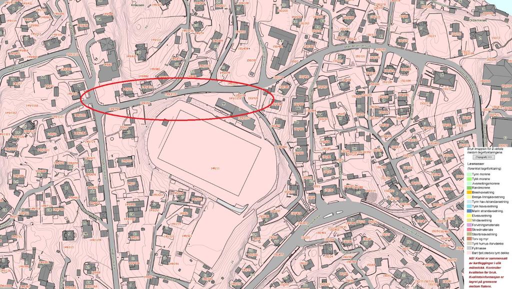 2 Figur 1: Oversiktskart løsmasser (ngu.no) Sørsiden av vegen er, for størstedelen av strekningen, etablert med støttemur ned mot idrettsbane i sør.