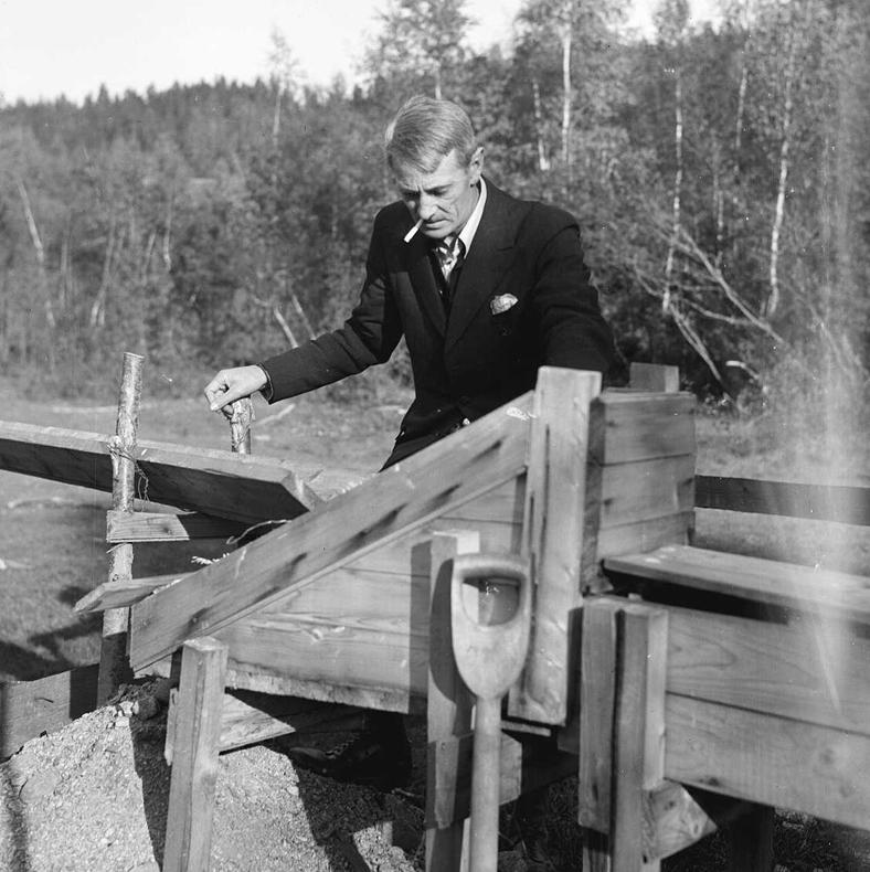 I en rapport ved Norges Geologiske Undersøkelse, der ett av arkene er merket med Bergingeniør Joh. Fr. F. Stadhem, fortelles det om to uttak tett ved Eidsvoll sentrum.