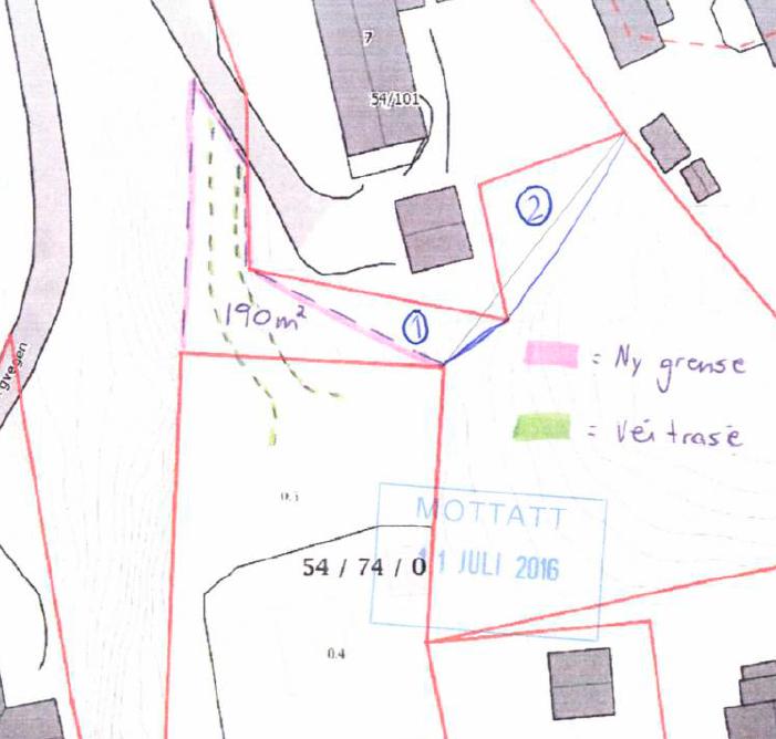 Det omsøkte arealet inngår i reguleringsplan for Solbakken Vest, vedtatt 4. november 1985. Arealet er regulert til bolig og lekeområde. Areal 1: Dette arealet er ca.