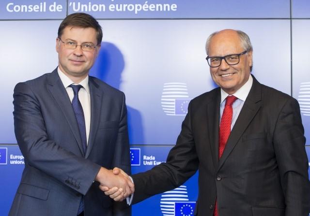 Formann Scicluna oppfordret det påtroppende estiske formannskapet til å starte forhandlinger med Europaparlamentet så snart som mulig. From left to right: Mr.