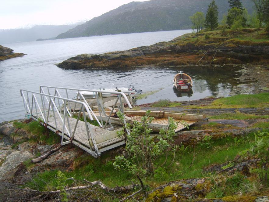 Statlige planretningslinjer pkt 7.2 Eldre planer som gir mulighet for utbygging i strid med retningslinjene, bør revideres eller oppheves.