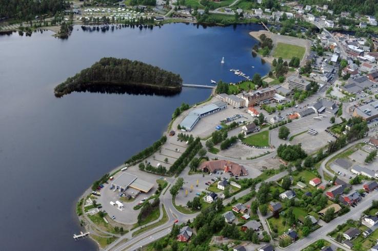 3.2 OVERORDNA LANDSKAPSKARAKTER FAGERNES SENTRUM Fagernes sentrum ligger ved Strondefjorden ved foten av Fodnesåsen.