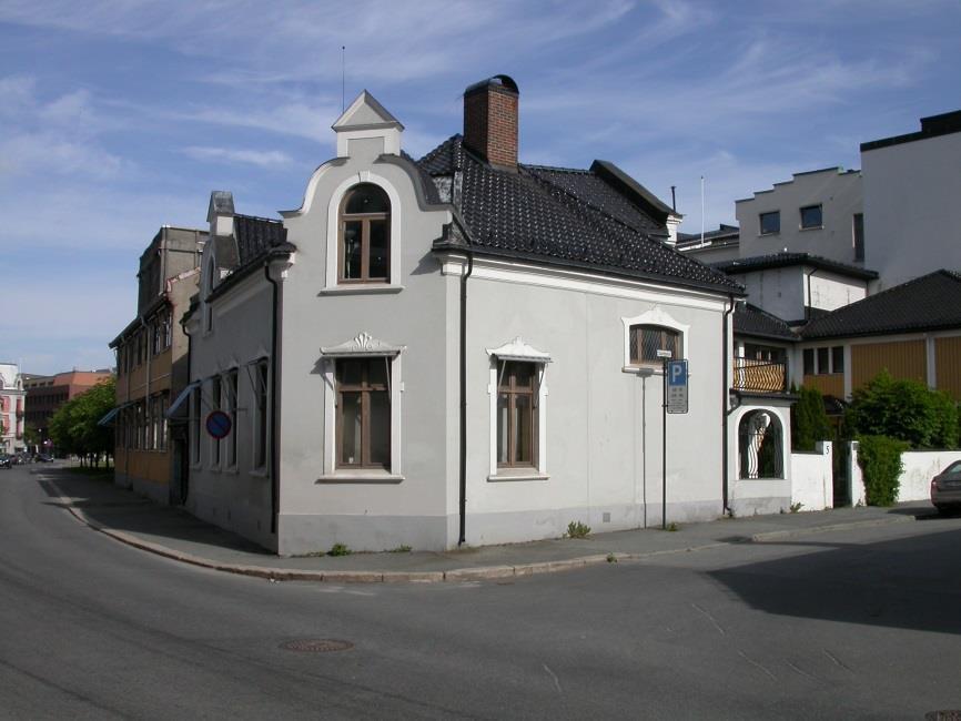 Sundgata 5 Oppført mellom 1866 og 1868. Byggherre og arkitekt ukjent. Byggherre kan ha vært familien Wulfsberg.