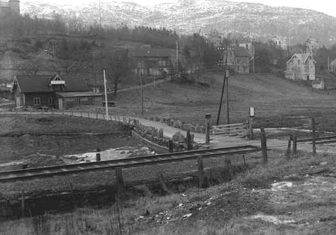 Kulturminnegrunnlag for Mindemyren FERDSELSÅRER Fjøsangerveien er den eldste ferdselsåren i området. På Gottberg kart fra 1772 er den avmerket som veien til Fjøsanger.