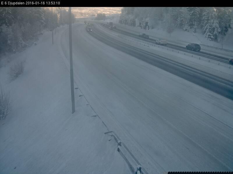 Bildet fra web-kameraet i Djupdalen ved omtrent dette tidspunktet er slik: Det er